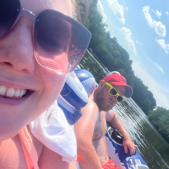 Meet your Posher, Katlyn - Picture 3 of 4